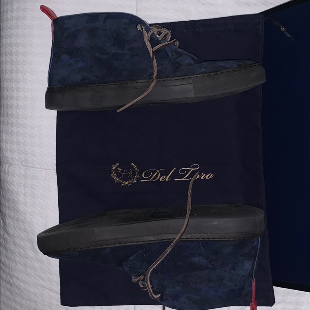 Del toro blue camo chukka sneakers